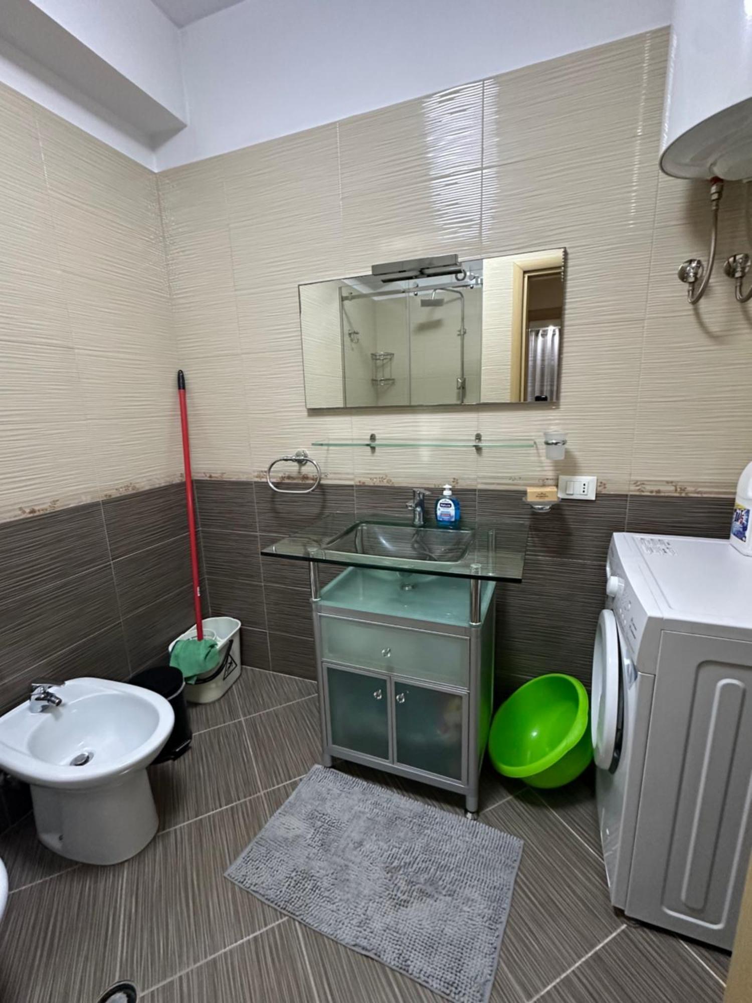 Kevin'S Apartment Delijorgj Tiranë Ngoại thất bức ảnh